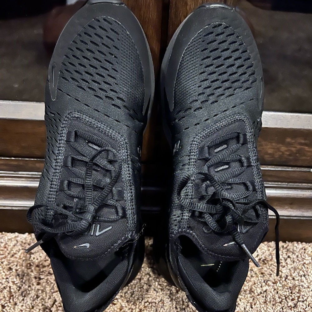 WMNS NIKE 270